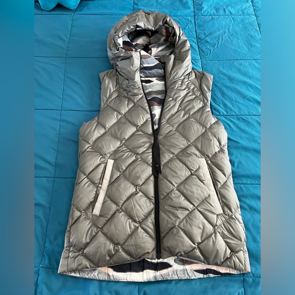 Lulu Lemon Puffer Vest Reversible w/Hood sz 8/M